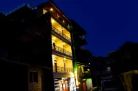 Lava Hotel Aashiyana