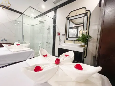 CUA Dong Luxury Hotel Отели в г. Nghi Xuan