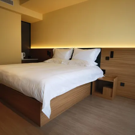 Xingcheng Huaxu Business Travel Homestay (Bohai Shipbuilding College)