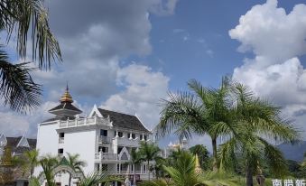 Mengla Yuexing Cultural Tourism Hotel