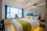 Xiyue Movie Hotel (Xingyang Wuyue Plaza Zhengzhou West Railway Station)