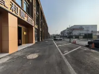 Hejing Hotel (Guangde Hengshan National Forest Park) - parking