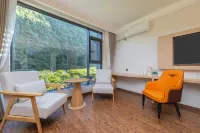 Mao County Diehai Mountain Residence Hotel (Diexi Songpinggou Scenic Area Visitor Center)