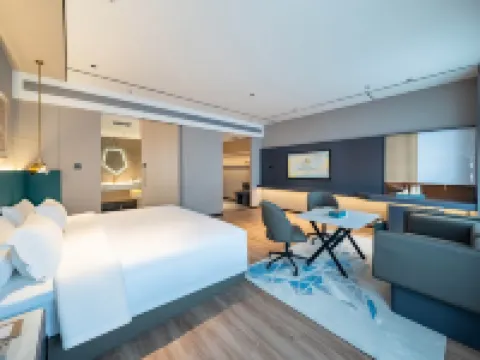 CHEERMAY Hotel (Hunchun Xiandai Baihuo Haixianjie) Hotels in Hunchun