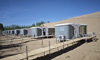 Dunhuang Mingsha Wilderness Starry Sky Hotel (Mingsha Mountain and Crescent Moon Spring Scenic Area)