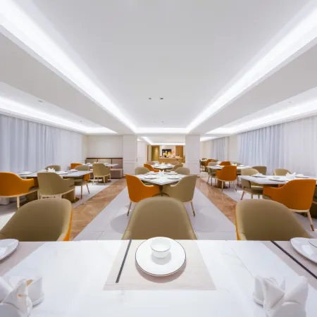 Vienna Hotel (Changdu Chama Plaza Qiangbalin Temple Branch)