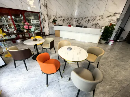 Seascape Inn Homestay (Xuwen Port Terminal) Отели рядом с достопримечательностью «Xuwen Ancient Port»