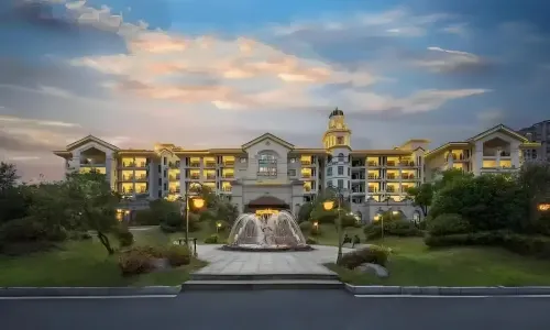 Phoenix Lake International Resort Hotel