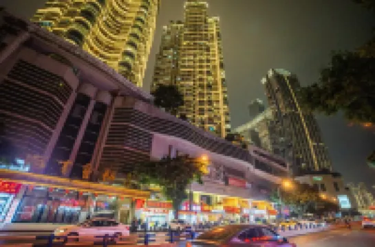 Jiangyou Gaokong Riverview Youth Hostel B&B (Liberation Monument Hongya Cave Branch) فنادق في 