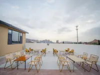 Colorful Danxia Mountain View Meiju Hotel