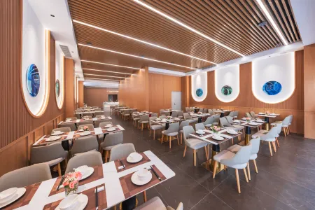 YUECITY  HOTEL (Fuzhou Yantai Mountain Strait Convention and Exhibition Center Branch) Отели рядом с достопримечательностью «The Gushan Spring Temple»