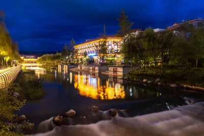 Shangri-La Beya Hotel Các khách sạn ở Shangri-La Bus Station