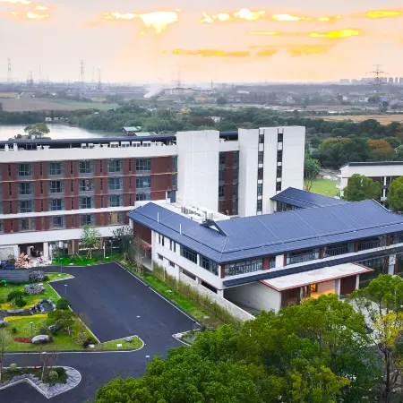 HENTIQUE HOTEL TAICANG