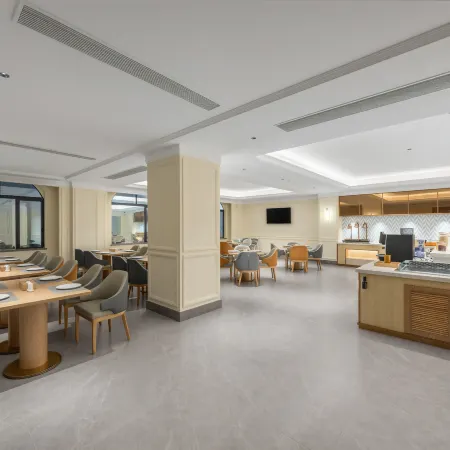 Vienna Hotel (5.0 Chenzhou Yongxing Silver Riverside Branch)