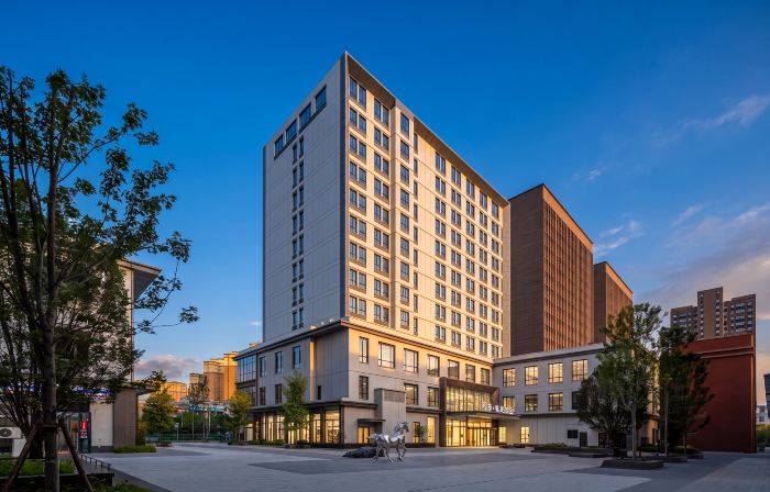 Yining Xinyi · Mingtin Hotel (Wanrong Plaza Yili Yining International Airport)