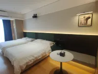 Holiday Inn Express CHENGDU WEST GATE by IHG Hotels near Jinniu