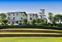 Yueyang Huajian Fengqi Homestay (Dongting Lake Chinese Giant Panda Garden) Hotels near Hunan Institute of Science and Technology Asset Management Department
