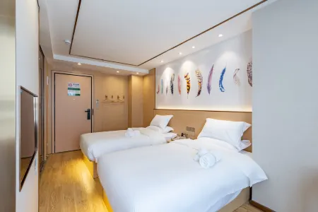 시어먼 호텔 (선전 룽화 지하철역)