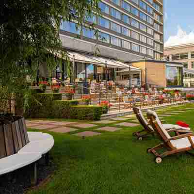 Hilton Amsterdam Hotel Exterior