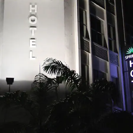 Springz Hotel-Bukit Jalil Отели рядом с достопримечательностью «Арена «Аксиата»»