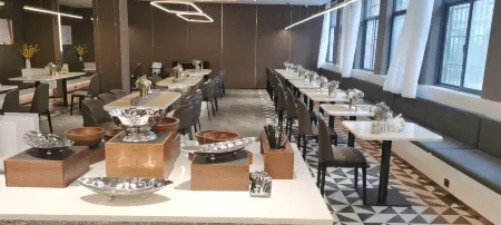 Homeinn Plus Hotel (Langxi Guogou Plaza) Отели в г. Ланси