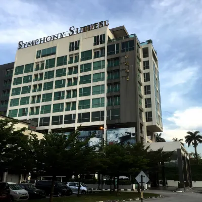 Symphony Suites Hotel Hotels near GRC Convention Hall