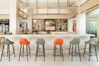 โรงแรมแฮร์ริส คูตา ตูบัน บาหลี - ที่มีบาร์