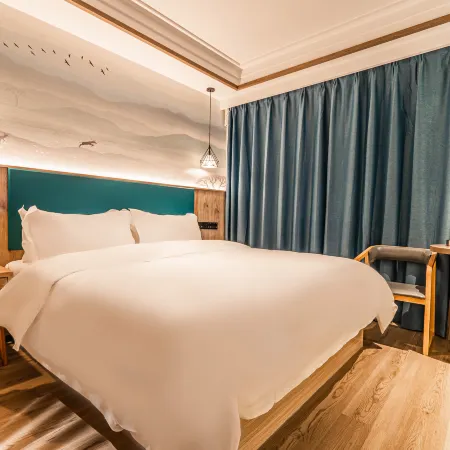 Rugao Yunlai Jurong Hotel