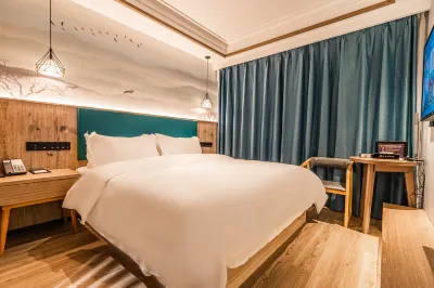 Rugao Yunlai Jurong Hotel