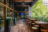 Oaks Melbourne Southbank Suites