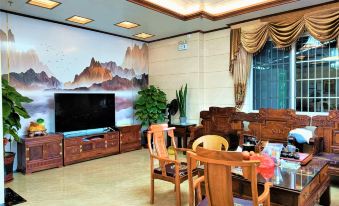 Dongxing Huidu Hotel