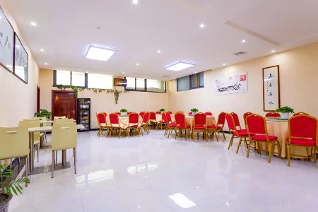 Taibai Mountain Jingcheng Hotel Отели рядом с достопримечательностью «Eye of Mount Taibai»