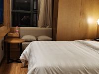 南京阿拉丁私人影院公寓 - 高级大床房
