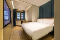 Jinglai Hotel Light Luxury (Shanghai Bund Nanjing East Road Pedestrian Street)