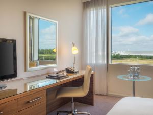 Hilton Reading