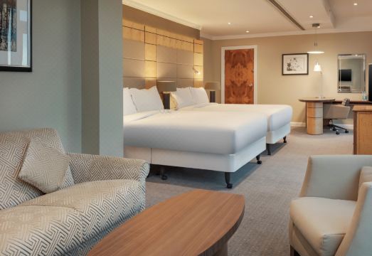 런던 패딩턴역 인근 풍경