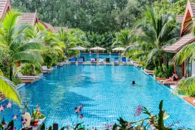 L'Esprit de Naiyang Beach Resort فنادق في 