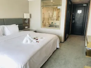 Holiday Inn Wuhan Riverisde