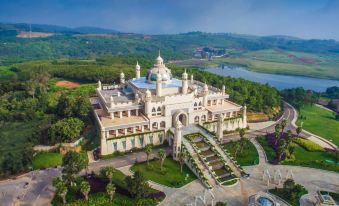 Xundian Fenglongwan Resort Hotel