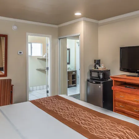 The Inn at 1252 Monterey