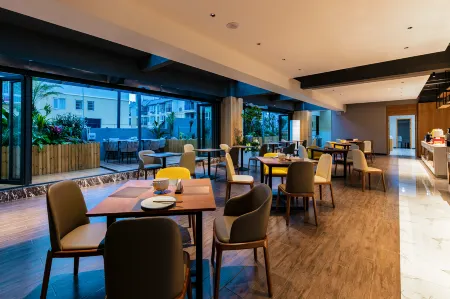 Yuejing Hotel (Lancang) Отели рядом с достопримечательностью «Mifengyan Viewing Point»