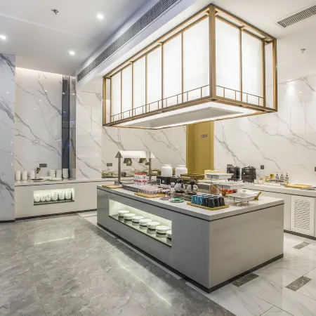 Magnotel (Zhenjiang South Railway Station Greenland Plaza Branch)