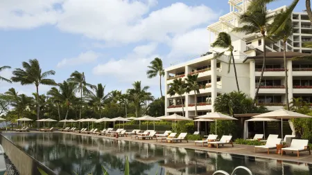 Four Seasons Resort Oahu at Ko Olina Отели рядом с достопримечательностью «KA WA‘A, a Luau at Aulani»