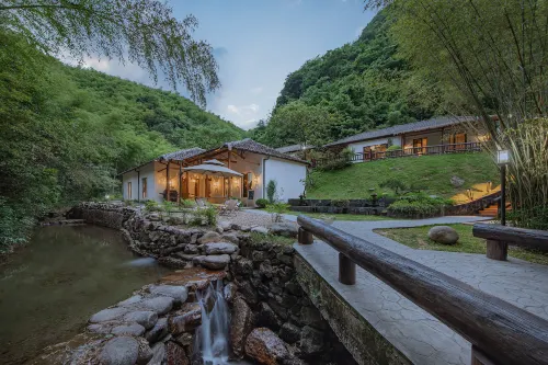 Anji dust-free night (former dust-free valley longtan mountain residence)