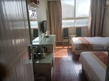 Yongdu Hotel Отели в г. Чжушань