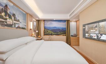 Vienna International Hotel (Xingyi Wanfenglin Airport Pingdong Square)