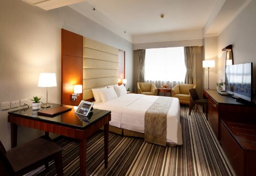 3. B P 인터내셔..