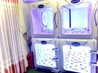 Eagle Tree Capsule Inn