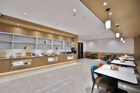 HanTing Hotel (Siping Railway Station Wuyue Plaza) Отели рядом со станцией Siping Railway Station