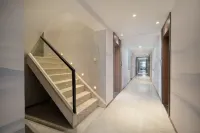 Yunhuali Homestay Hotel (Xiangyang Guangcai)